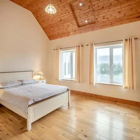5 Bed In Oc-ii14329 * Keel (Mayo)