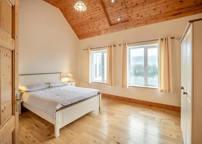 5 Bed In Oc-ii14329 * Keel (Mayo)